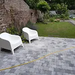 Rez Terrasse Et Jardin Daire