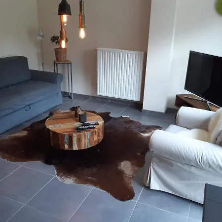 Rez Terrasse Et Jardin