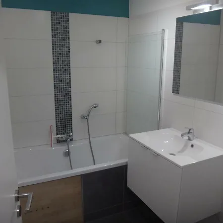 Rez Terrasse Et Jardin Apartamento *